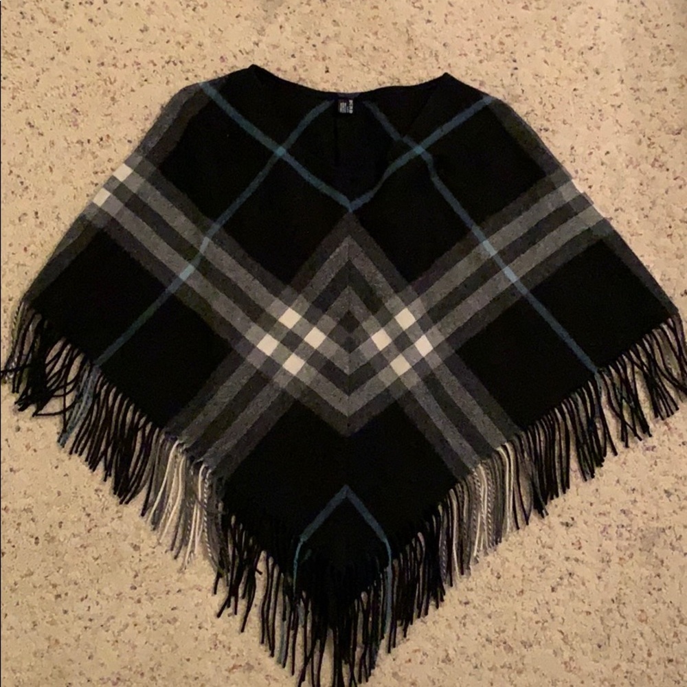 Burberry poncho one size. EUC